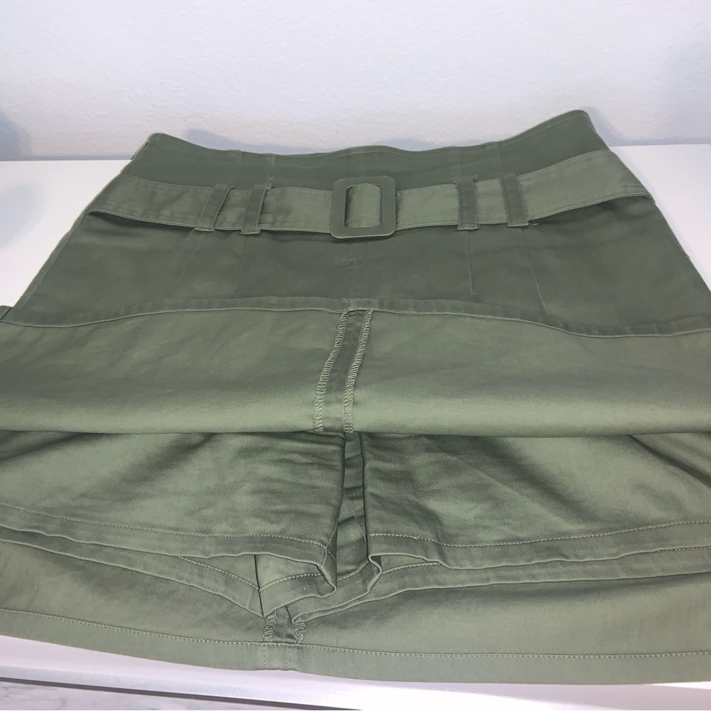 Y2K Buckle Mini Skort Women’s 4 Army Green - Picture 6 of 15